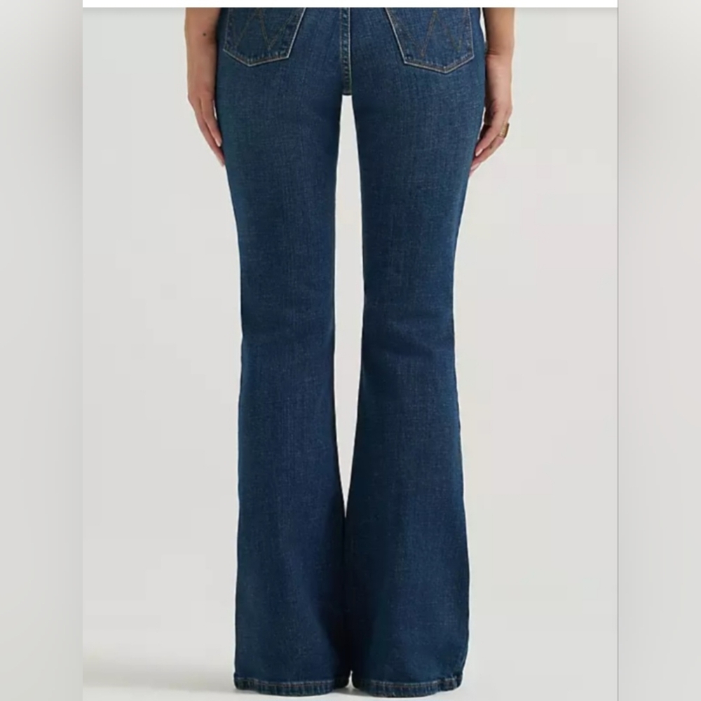 Wrangler Fierce Flare Jeans. Sz 4 (28" Waist) 32" Inseam. - Picture 2 of 12